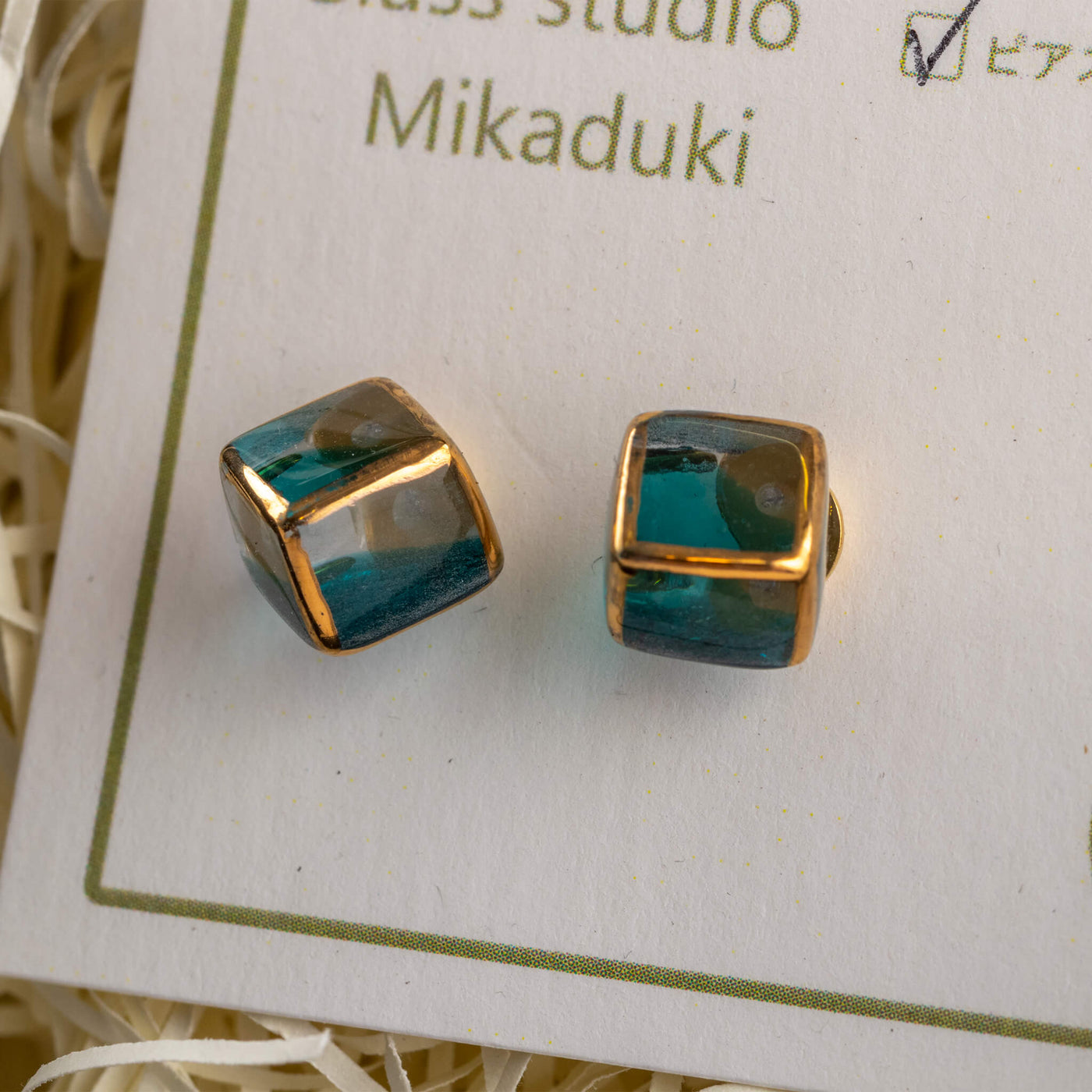 アクセサリー 金彩 ピアス 《 グリーン 》