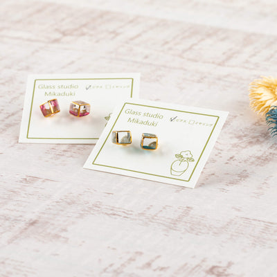 アクセサリー 金彩 ピアス 《 ピンク 》