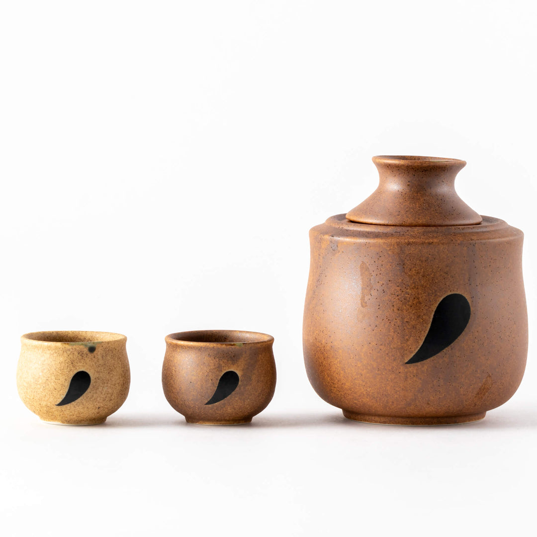 うつわやみたす　葡萄とタヌキ 酒燗器ギフトセット（たぬき） – もとてらす東美濃